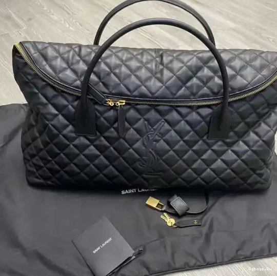GIANT TRAVEL ES QUILTED LEATHER YSL BAG IN 0610